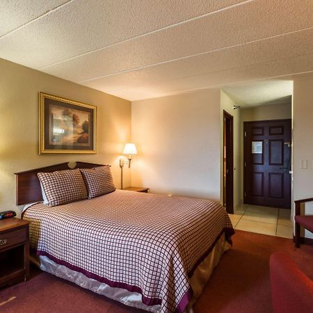 נורפולק Rodeway Inn מראה חיצוני תמונה