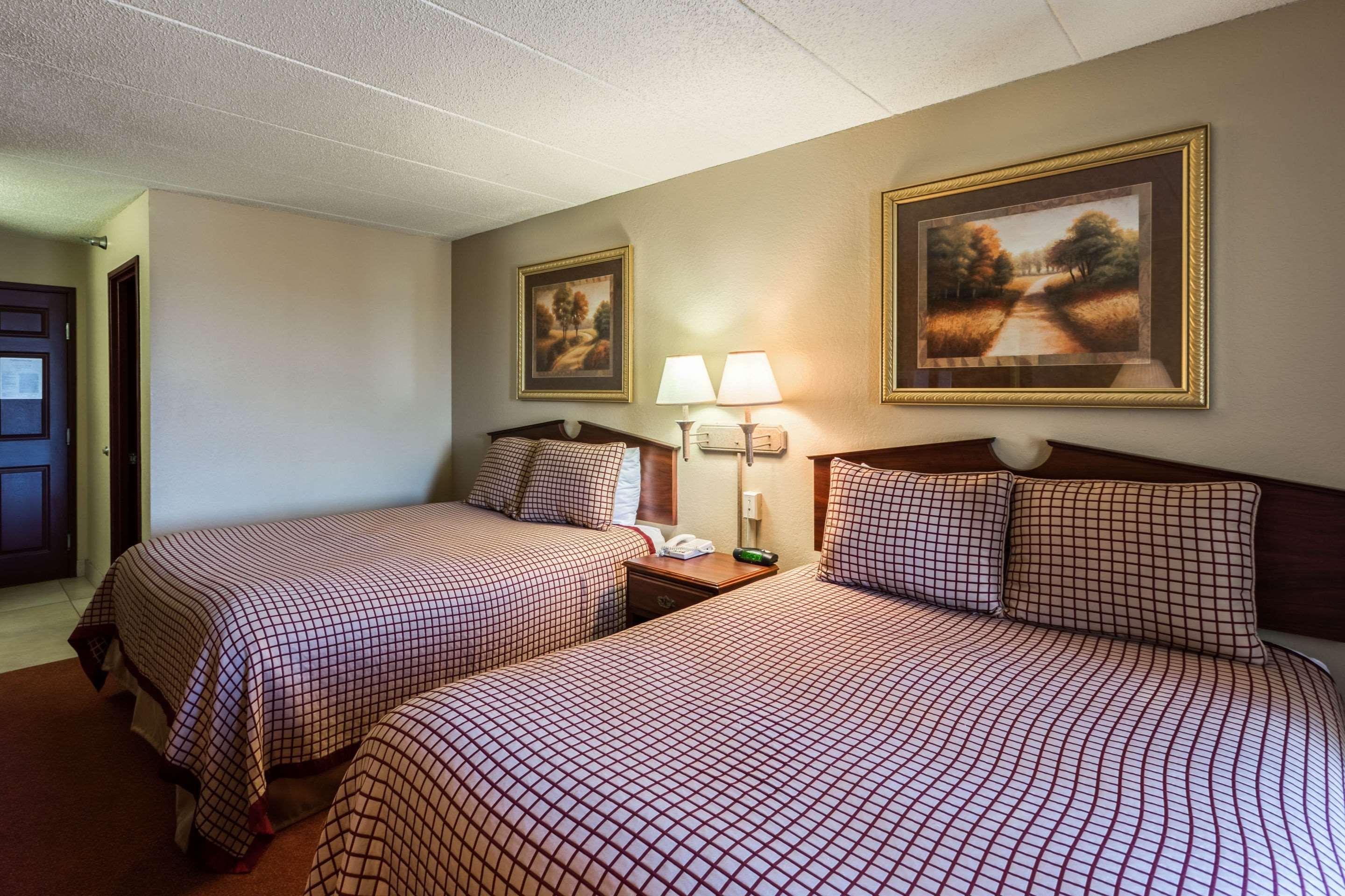 נורפולק Rodeway Inn מראה חיצוני תמונה