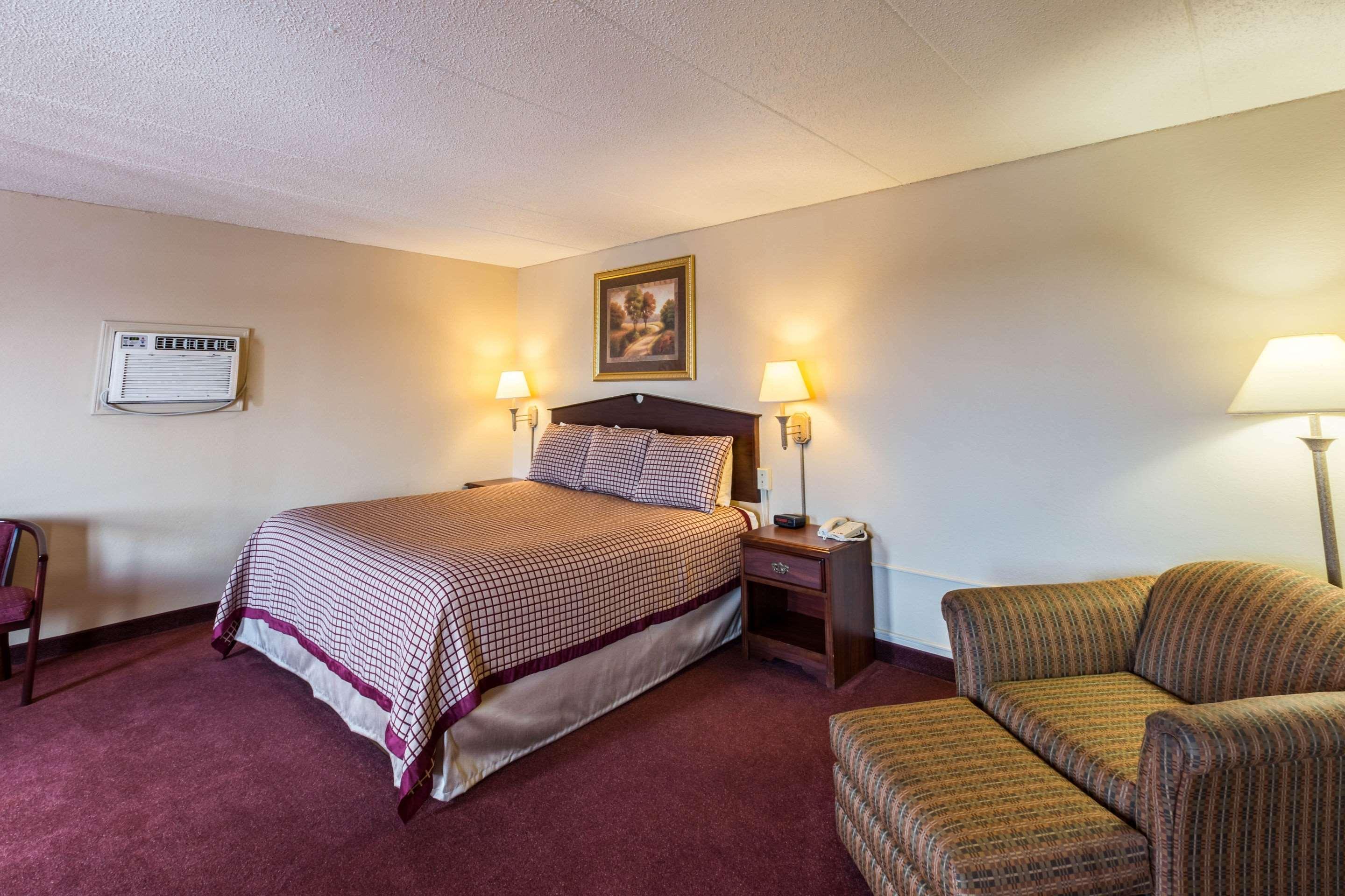 נורפולק Rodeway Inn מראה חיצוני תמונה