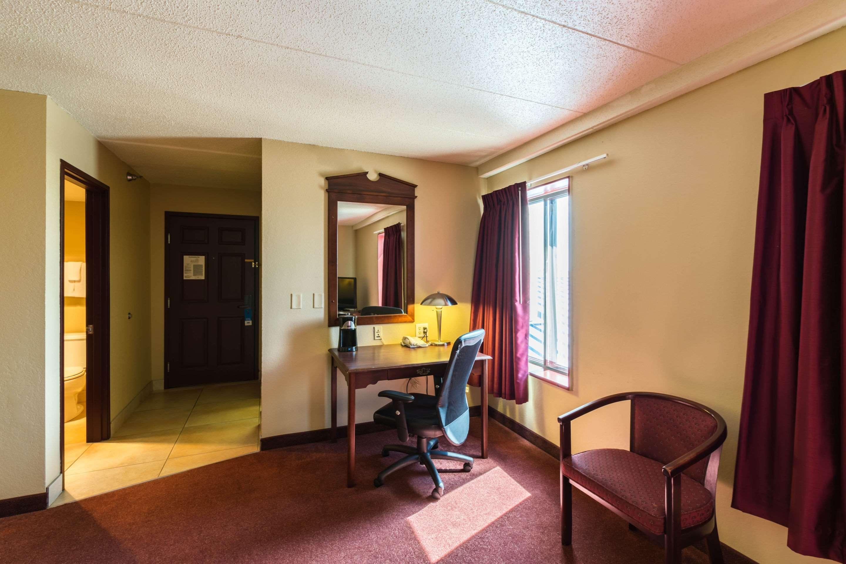 נורפולק Rodeway Inn מראה חיצוני תמונה