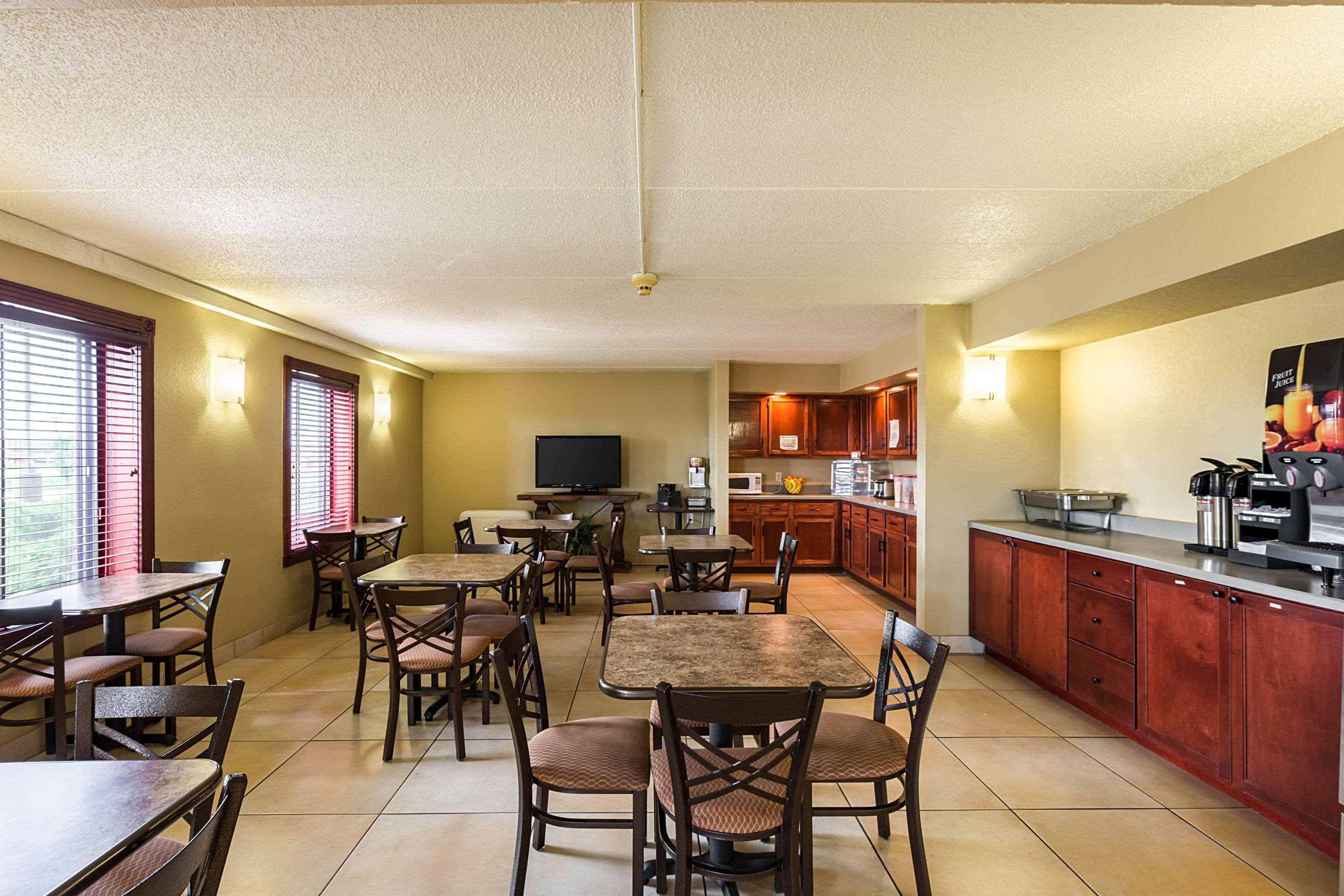 נורפולק Rodeway Inn מראה חיצוני תמונה