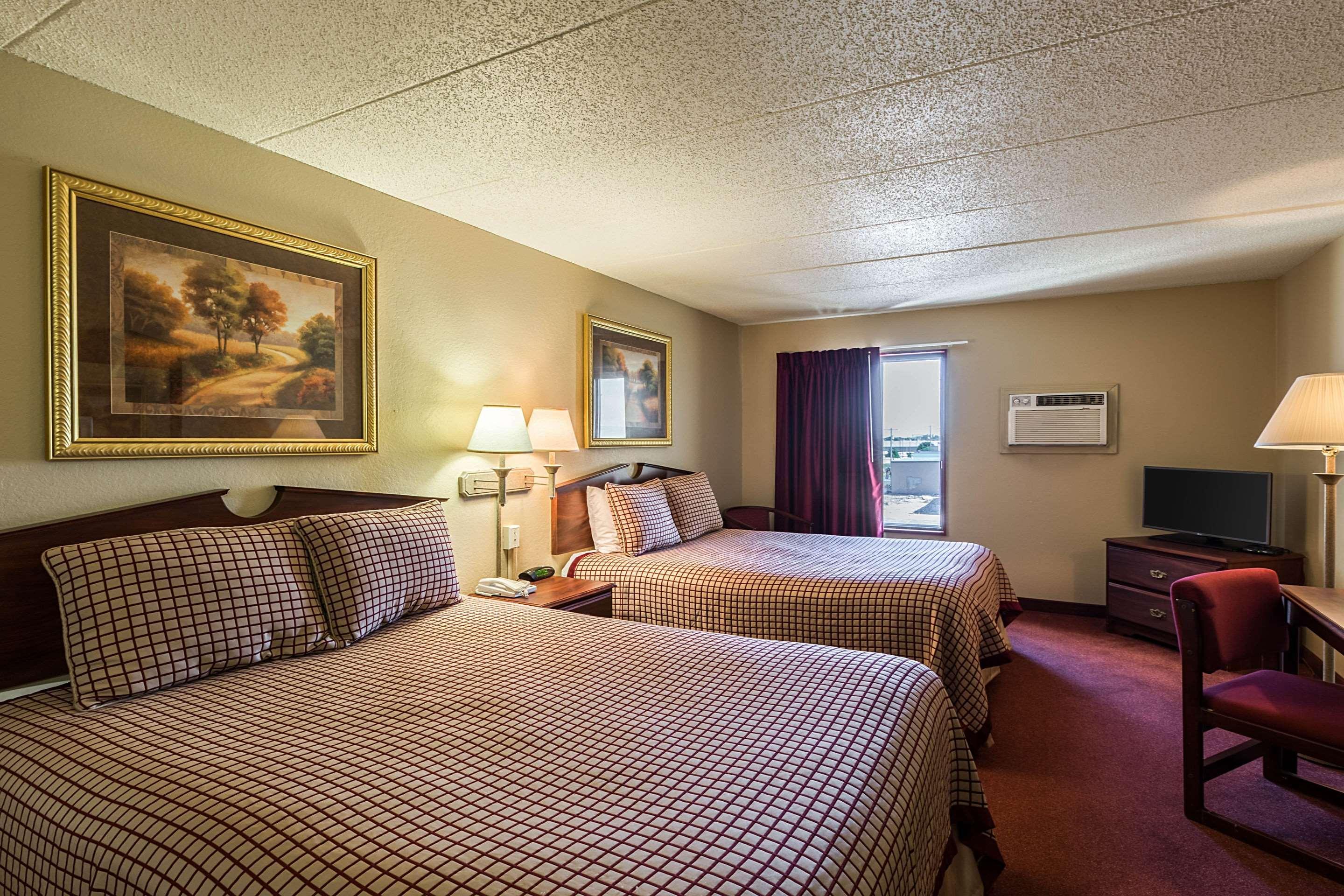 נורפולק Rodeway Inn מראה חיצוני תמונה