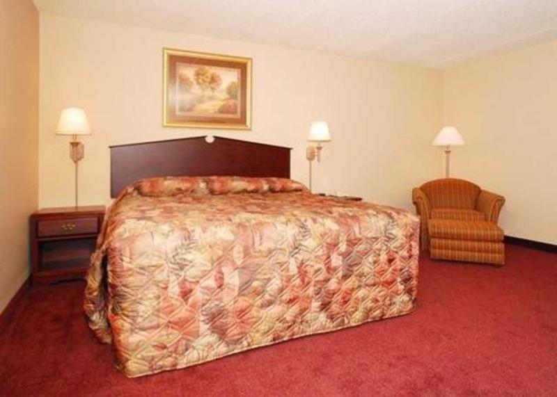 נורפולק Rodeway Inn מראה חיצוני תמונה